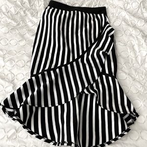 Stripped slight ruffle Midi-Skirt